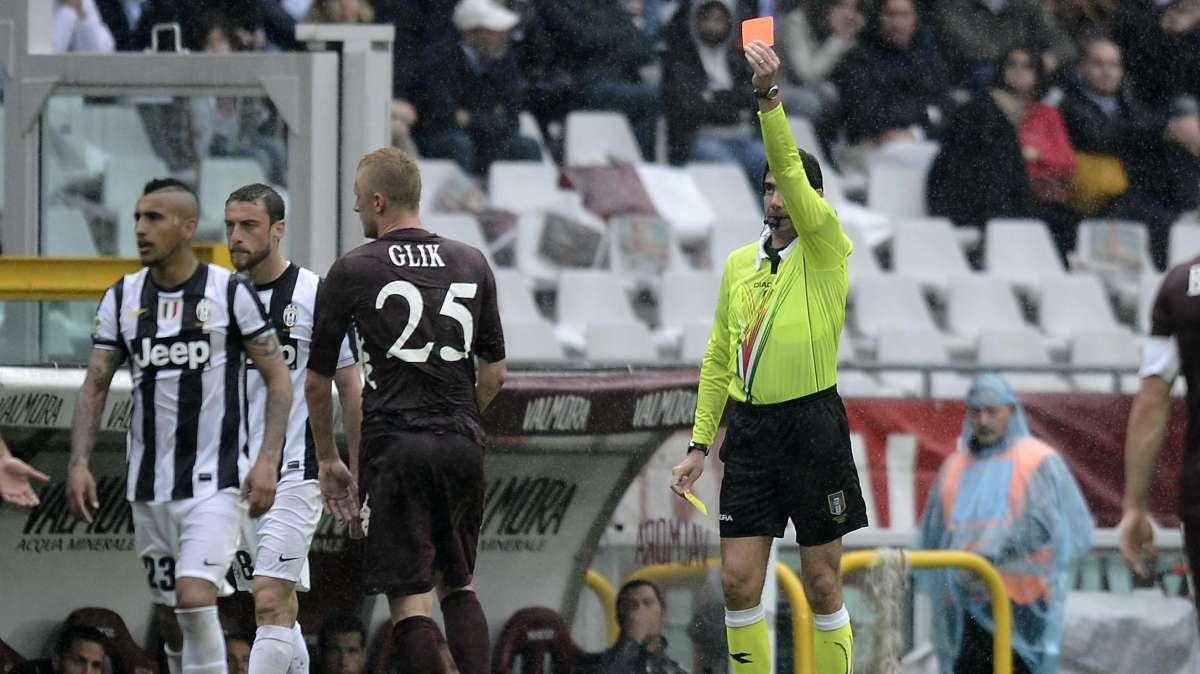 Prova ufficiale: Bonucci fa fallo, Jonathas e' in fuorigioco ma per le tv, la Juve ruba!