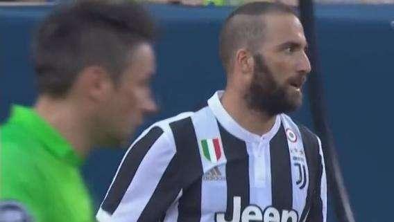 HIGUAIN a Sky: "Abbiamo una grandissima squadra. Ci siamo rinforzati. Abbiamo giocatori che potranno sostituire Bonucci. Bernardeschi ha grandi margini di miglioramento"