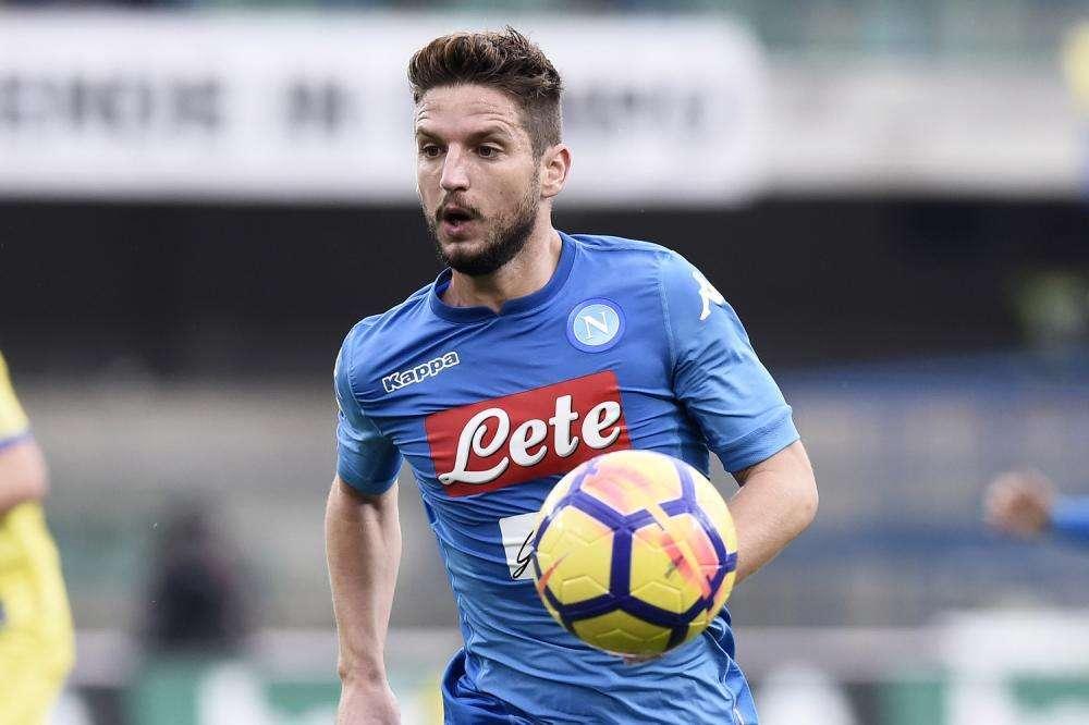 Santini: "De Laurentiis vuole riportare a Napoli Cavani. Atletico su Mertens"