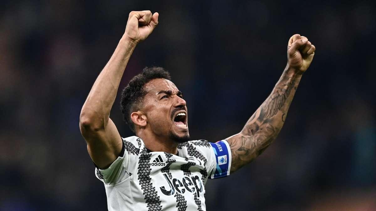 DANILO su Instagram: “Il derby d’Italia e’ bianconero, la rincorsa continua”