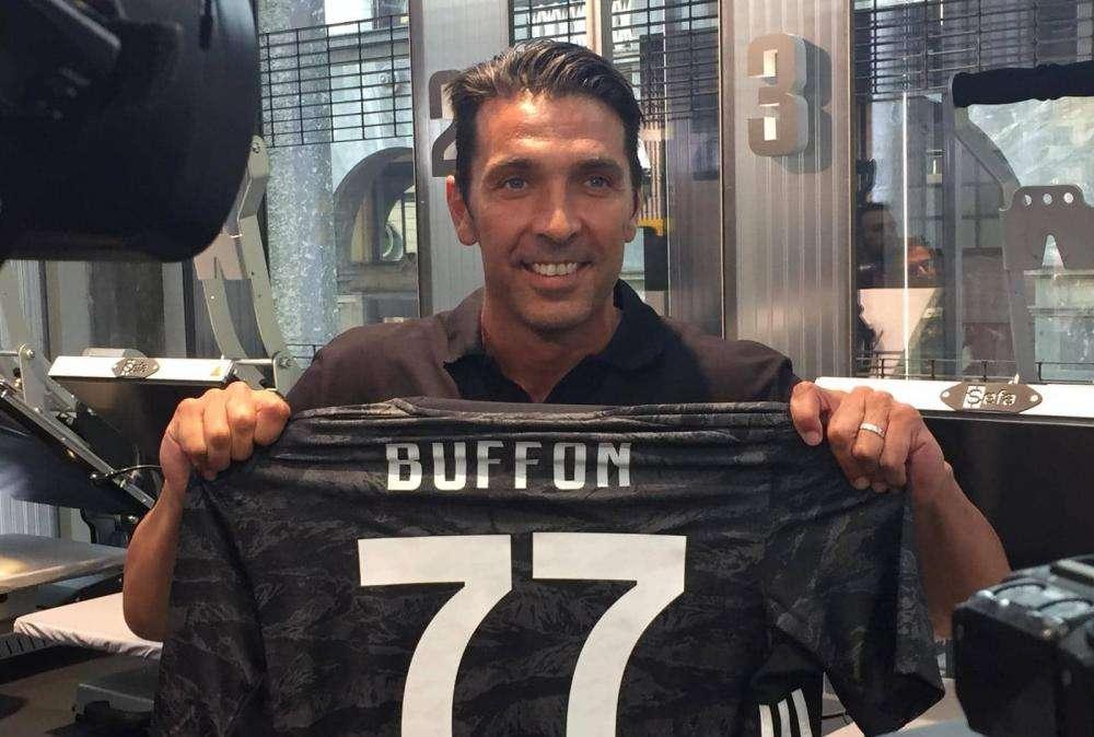 BUFFON METTE LE COSE IN CHIARO E QUELLA MAGLIA...