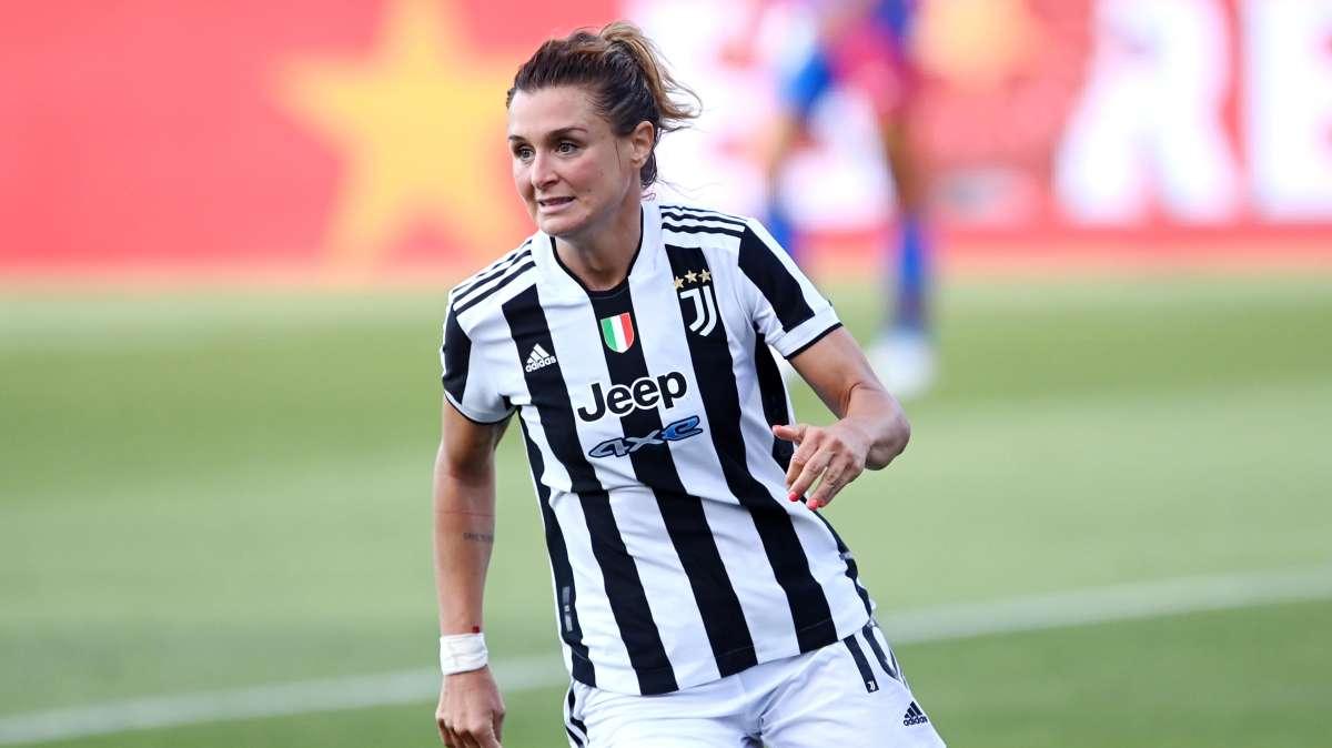 Girelli dal cuore d'oro: incontra la piccola Clementina dopo il rifiuto di una scuola calcio 