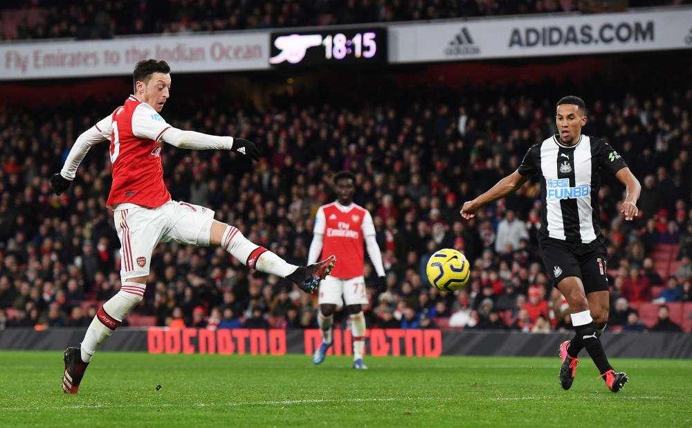 Calcio: da Riad pirateria tv, frena acquisto Newcastle