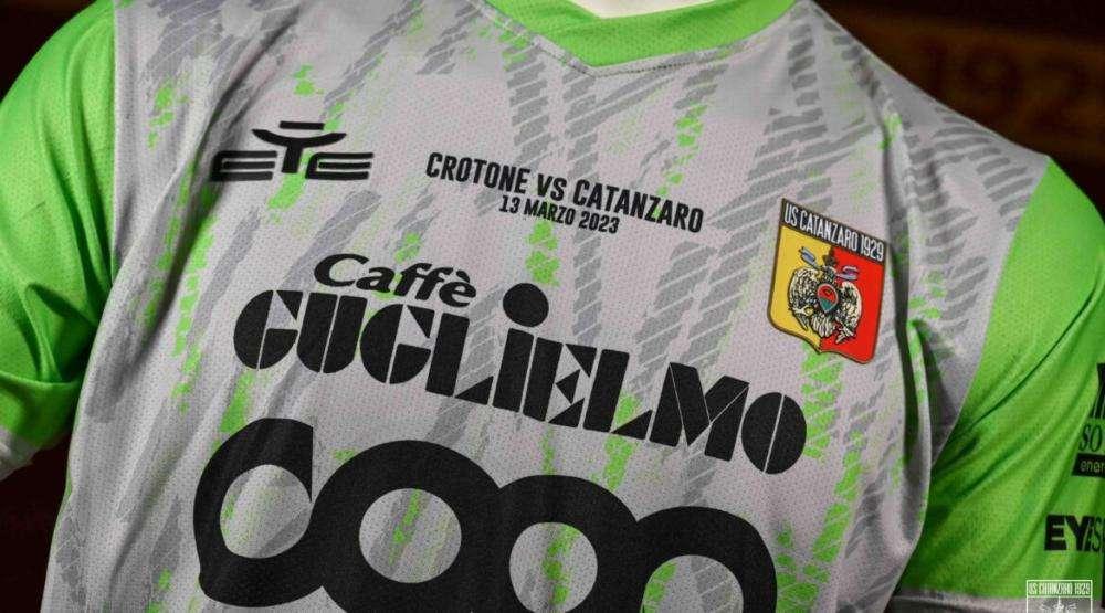 Naufragio: una maglia speciale in occasione Crotone-Catanzaro