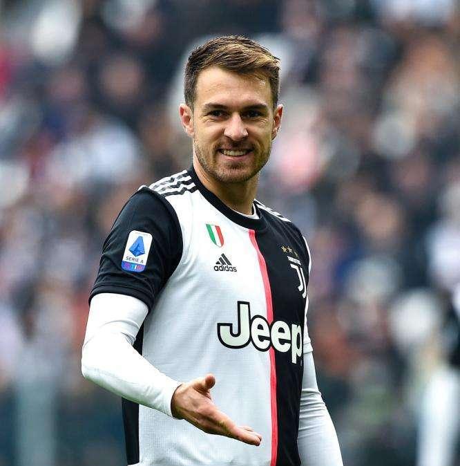 RAMSEY gioca con i figli su Instagram: "Divertente scatola di cartone"