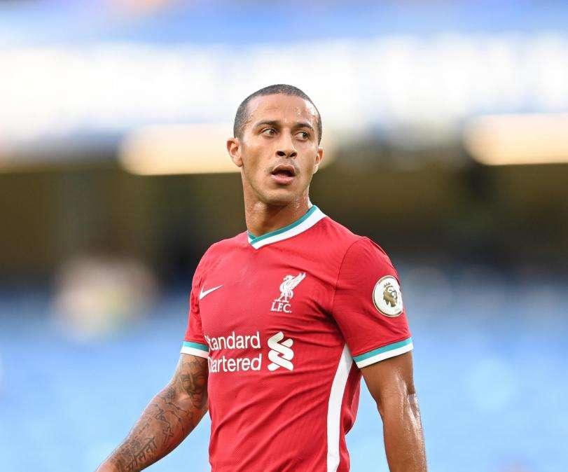 Liverpool annuncia, Thiago Alcantara positivo