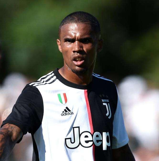 Douglas Costa risponde ai tifosi: "Presto l'arrivo di un cane. Il gol più bello? Contro l'Hertha Berlino"