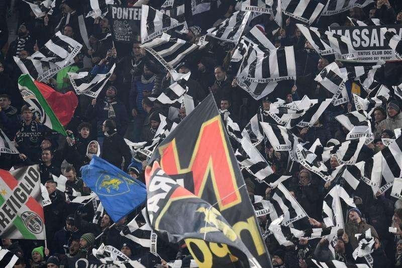 La marea bianconera verso Cardiff