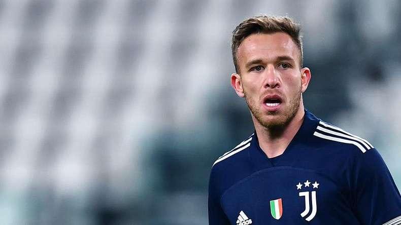 ARTHUR: "Messi o CR7? Sono entrambi grandissimi leader, ecco chi scelgo"