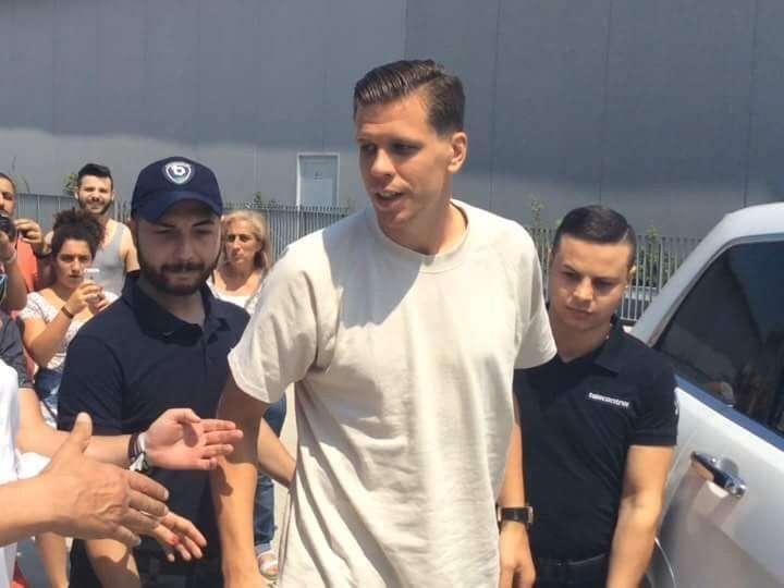 LIVE TJ - Szczesny, primo giorno a Torino: visite, autografi e selfie  (FOTO)