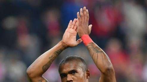 Sky - Ritardo per l'aereo di Douglas Costa