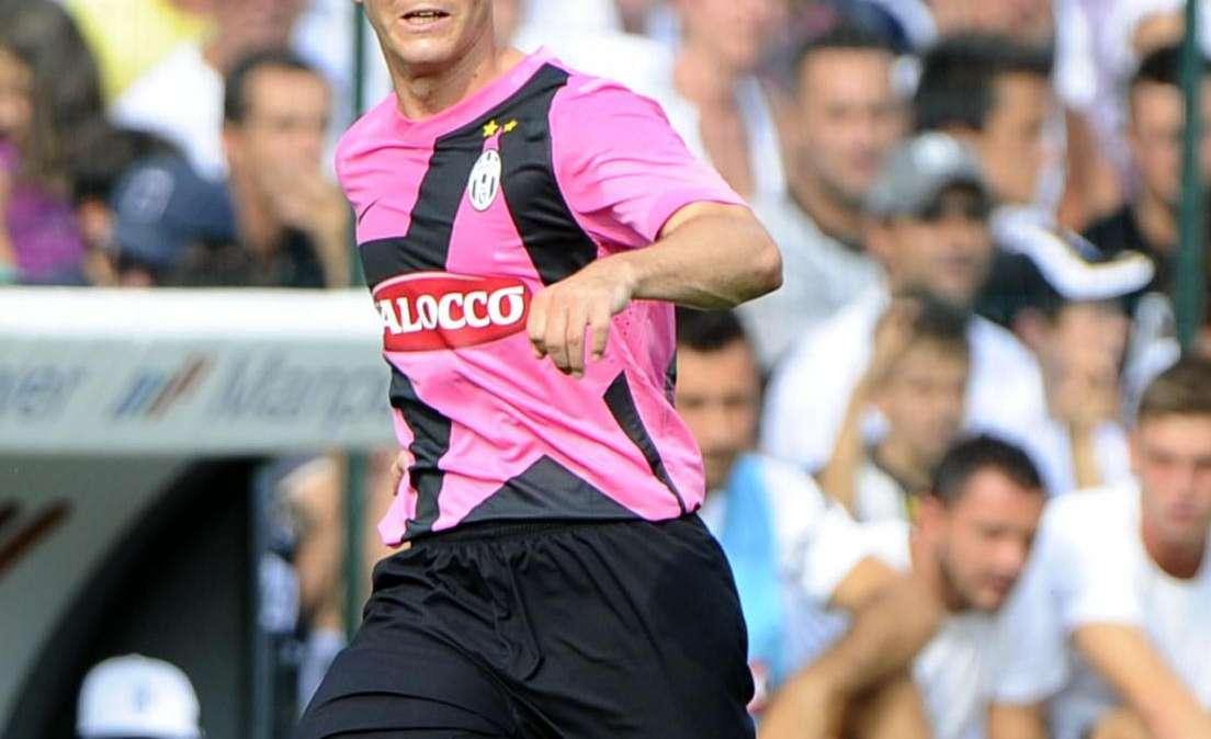 Lichtsteiner super, due assist con la Svizzera