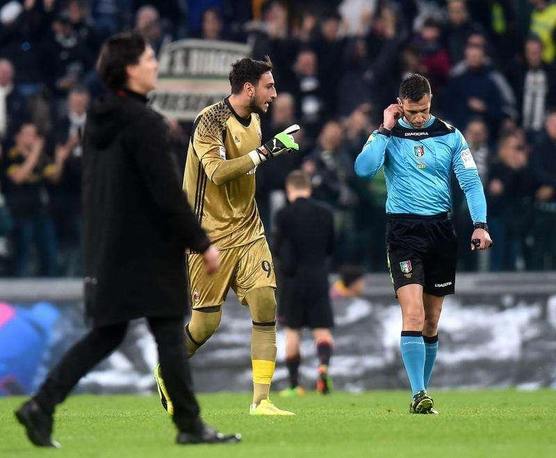Donnarumma, palla a Raiola