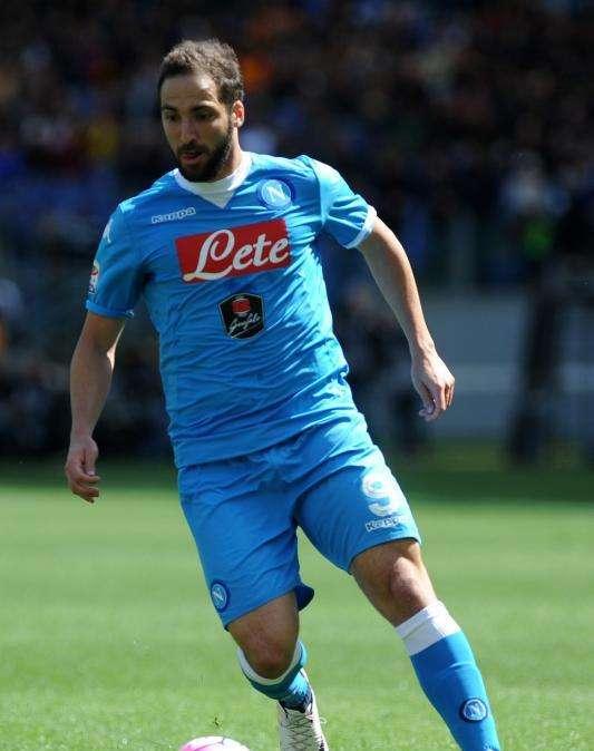Sollazzo su Higuain: "Lo stile Juve: foto false e visite di nascosto"