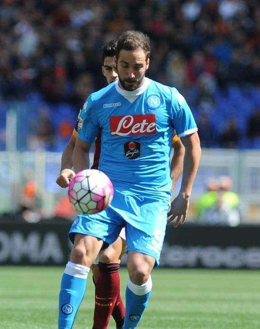 Dall'Inghilterra, l'Arsenal non molla Higuain: pronto a pagare la clausola rescissoria
