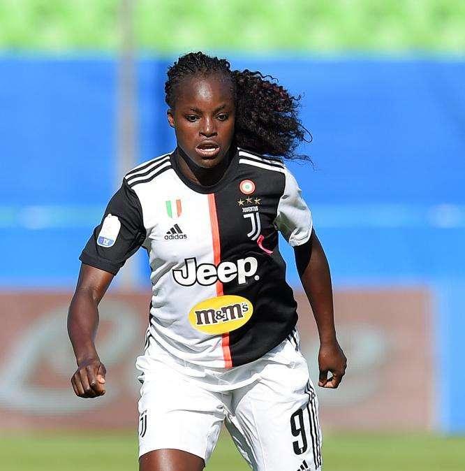 Aluko, dolce regalo per le ex compagne della Juve