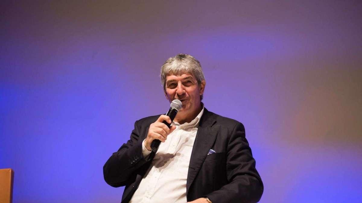 Corsera - Paolo Rossi su Pirlo: "Scelta azzardata e abbastanza rischiosa, , ma potrebbe funzionare. Sarà protetto"