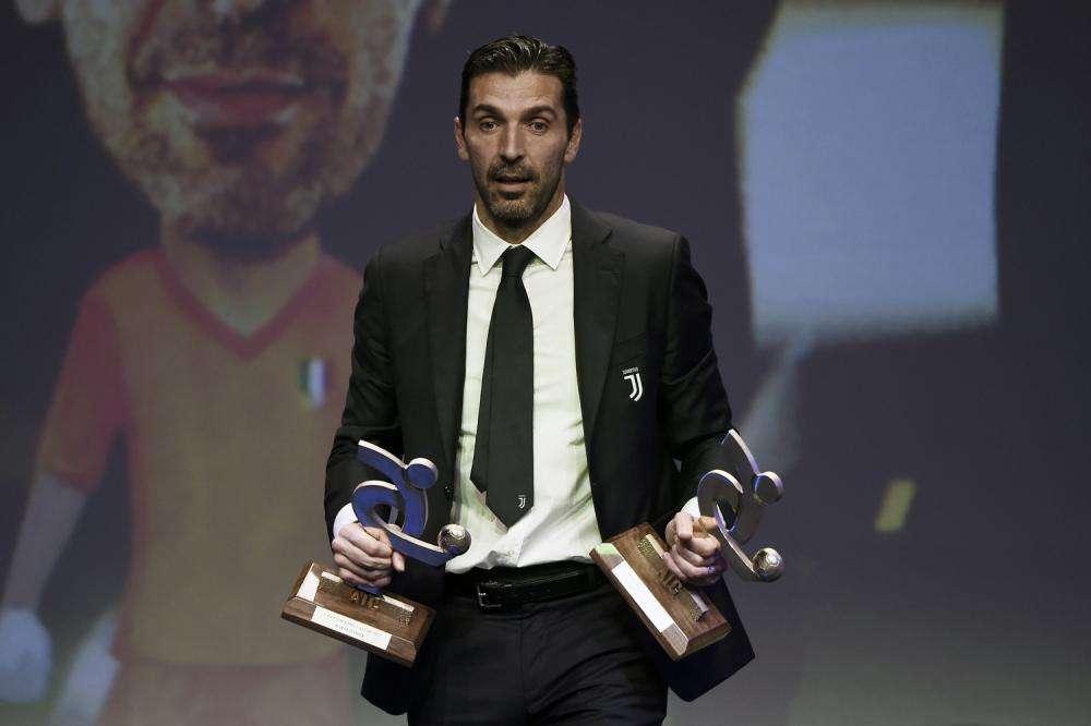 BUFFON a Repubblica: "Se la Juve vuole mi piacerebbe giocare ancora. Mi sento come 7 anni fa. Io ct azzurro? Non mi dispiacerebbe"