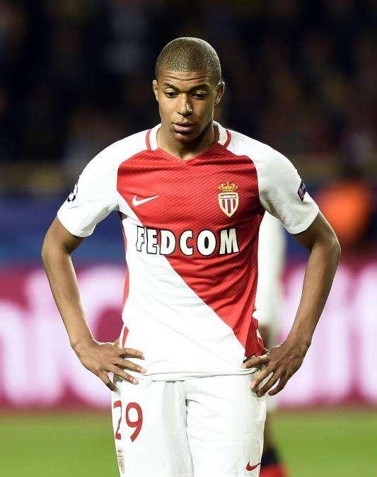 Dalla Francia - PSG pronto al doppio colpo: Fabinho e Mbappé 
