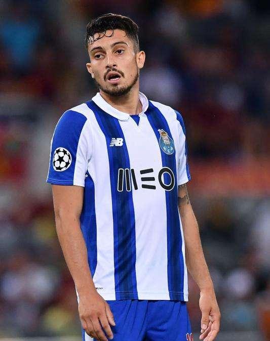 Conte molla Alex Sandro e pensa a Telles?