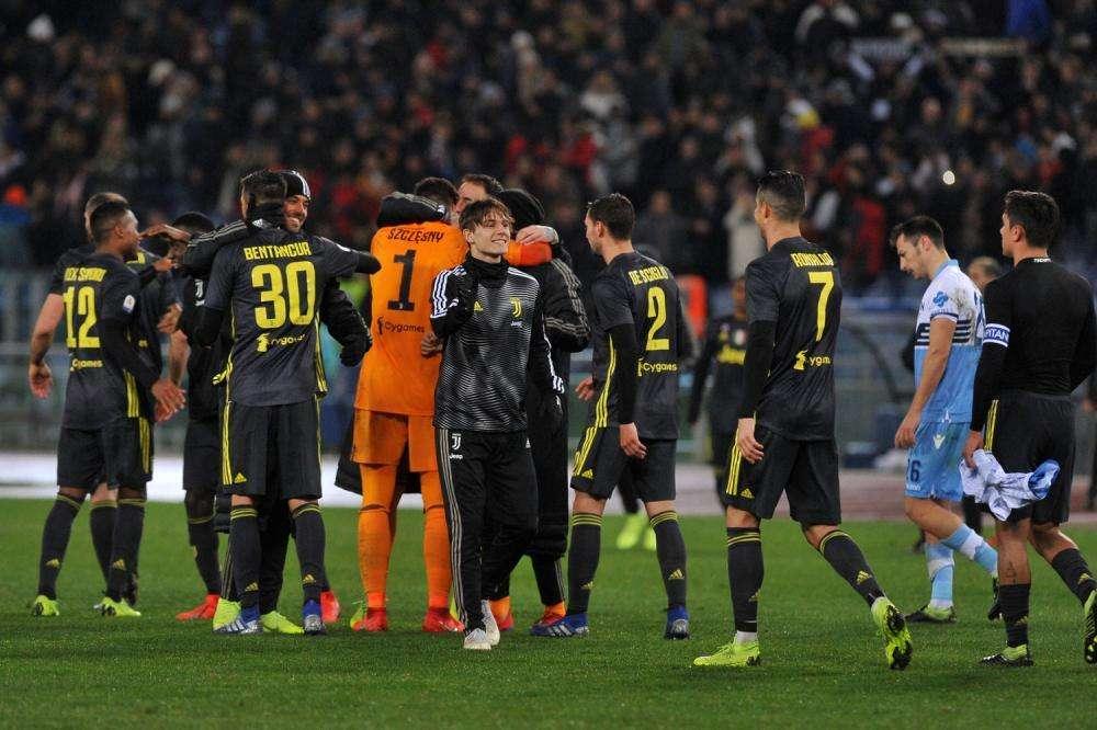 Chi il migliore in campo ieri? Sfida tra Cancelo e Szczesny