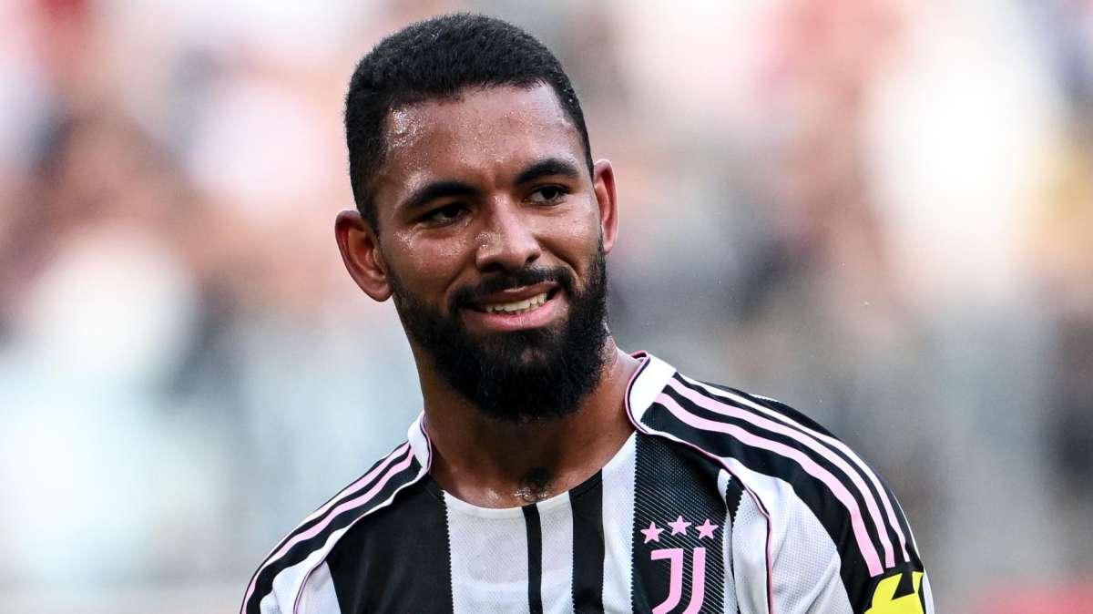 Sky - Douglas Luiz, contatti tra la Juventus e il Notthingham Forest