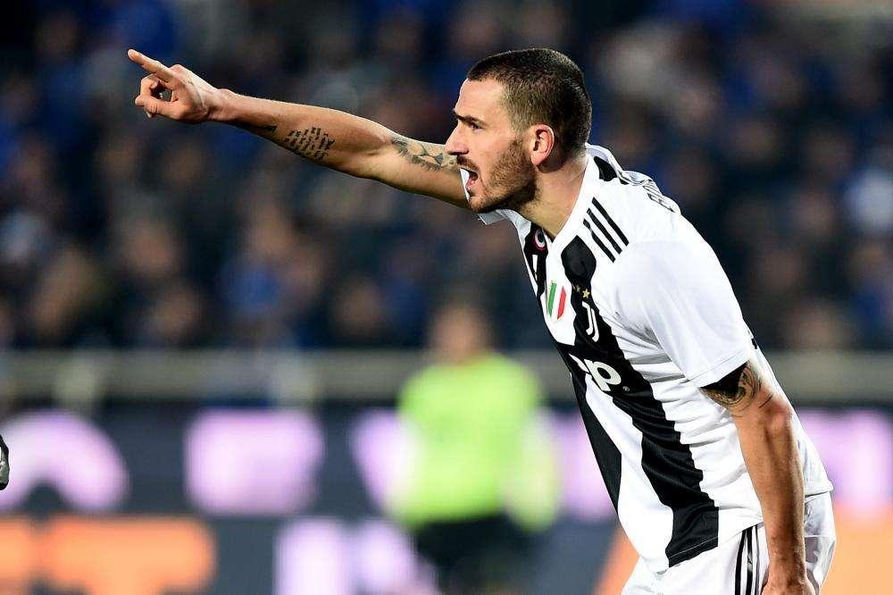 Bonucci esce dall’Olimpico in stampelle 