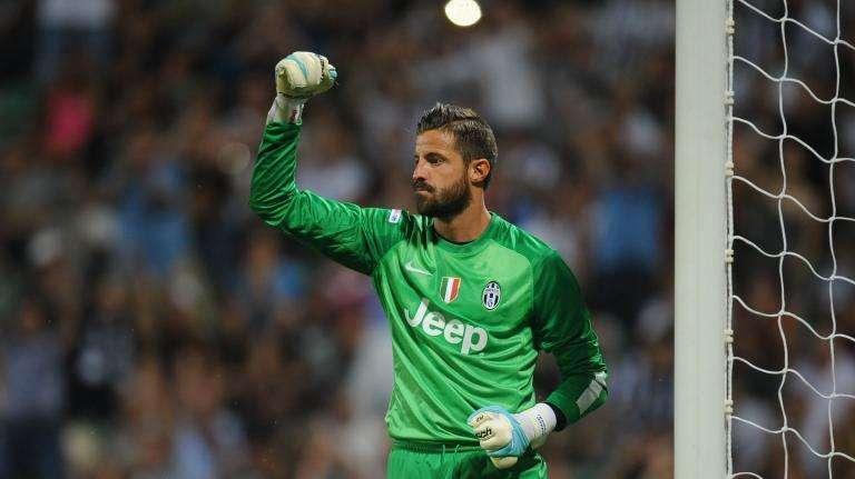 LIVE - Conte ne convoca 19: Marchisio non recupera. Buffon andrà in panca, spazio a Storari. Isla sostituirà Asa. Padoin al posto di Pogba. In attacco Osvaldo e Tevez