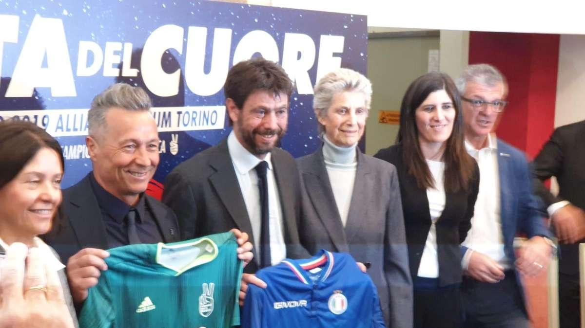 LIVE TJ - Partita del Cuore: Nazionale cantanti-Campioni per la ricerca 7-5: finisce il match. Vince la Nazionale cantanti allo Stadium