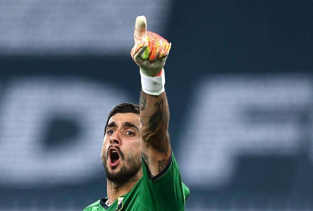 Perin festeggia la salvezza col Genoa: "Ce lo meritiamo"