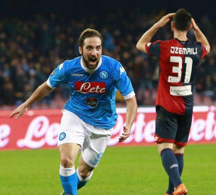 Imparato (Gazzetta): "Higuain? Pezzo pregiato, normale faccia gola anche alla Juve. Da una cessione dell'argentino il Napoli potrebbe uscirne rafforzato"