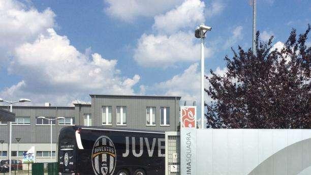LIVE VINOVO - Con il Cagliari torna Lemina in regia. Trauma distrattivo per Benatia, entità da valutare nei prossimi giorni. Marchisio insieme ai compagni.  Domani alle 13 parlerà Allegri