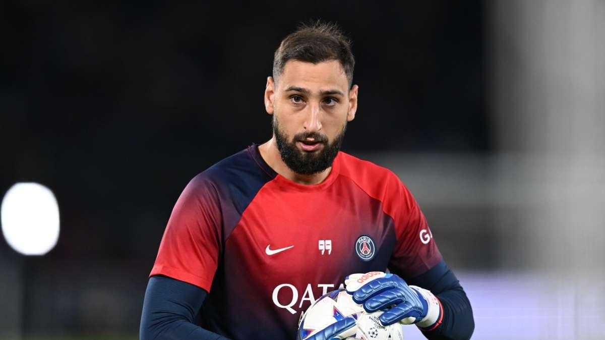 Milan, pronta la contestazione per Donnarumma: stampate banconote con la scritta "Dollarumma mercenario"