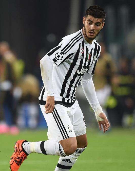 LIVE - 21 Convocati. Ci sono Marchisio e Caceres. Ultras a Vinovo per sostenere la squadra. Domani spazio al 4-3-3. Padoin favorito per sostituire Chiellini. In attacco spazio a Cuadrado, Mandzukic e Morata