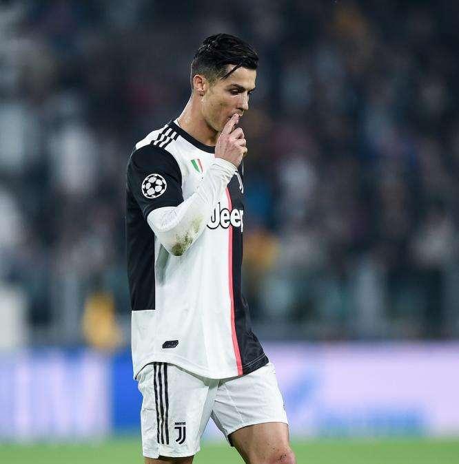 Dal Portogallo - Cristiano Ronaldo si allena con i compagni senza limitazioni