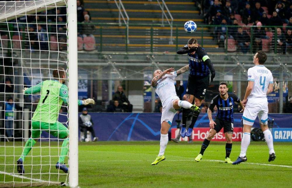 Champions, primi tempi: Inter e Napoli sotto. Il Barça in vantaggio