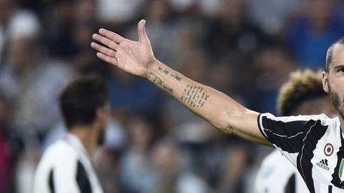 LIVE -  BONUCCI: "Ieri giocato da Juve. Viviamo la Champions come un sogno, senza metterci pressione. I tifosi ci devono sostenere. Domenica saremo ancora più affamati. Abbiamo l'obiettivo del 6º scudetto di fila"
