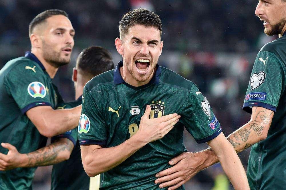 Corsport - Juve, si cerca l'alternativa ad Arthur: occhi su Jorginho e Paredes con Pjanic contropartita