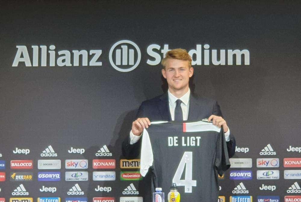 DE LIGT: "Sono introverso. Felice di aver scelto la Juve"