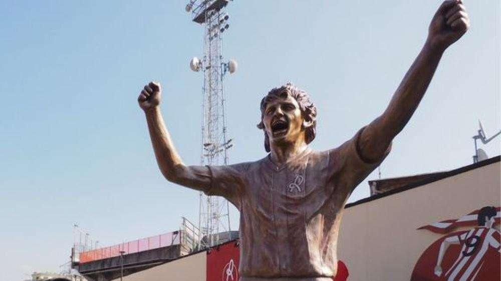 Calcio, a Vicenza inaugurata una statua per Paolo Rossi