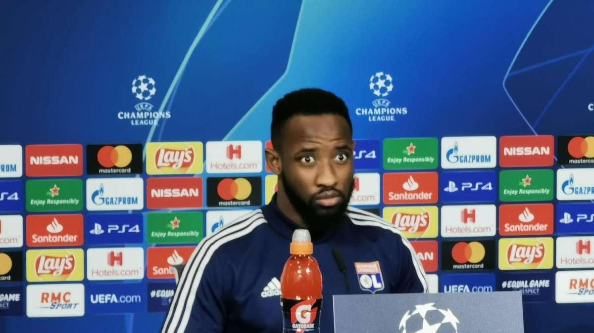 Dembélé all'Atletico: l'attaccante posa con la nuova maglia - Foto
