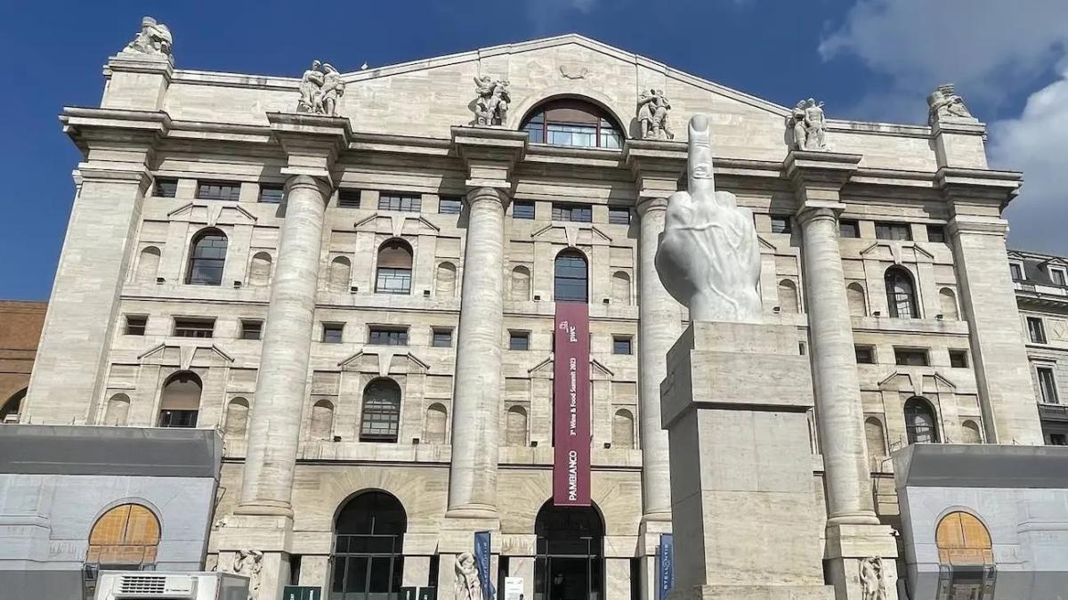 Borsa, chiusura piatta per la Juventus. Stellantis e Ferrari negative