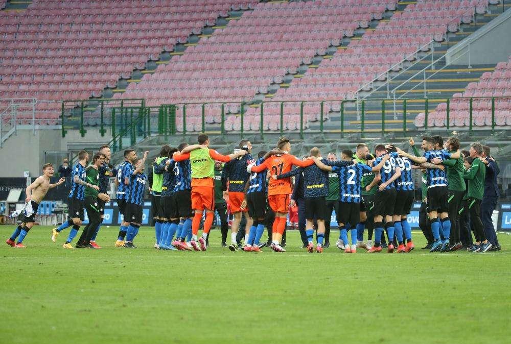 Inter, Conte: "Futuro? Mi godo il presente poi Dio vede e provvede"