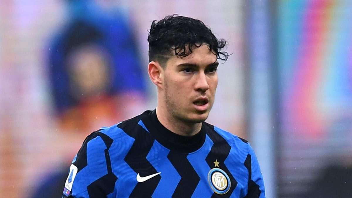 QUI INTER - Bastoni: " Juve per forza di cose favorita per lo Scudetto. Lavorare di squadra per fermare CR7"