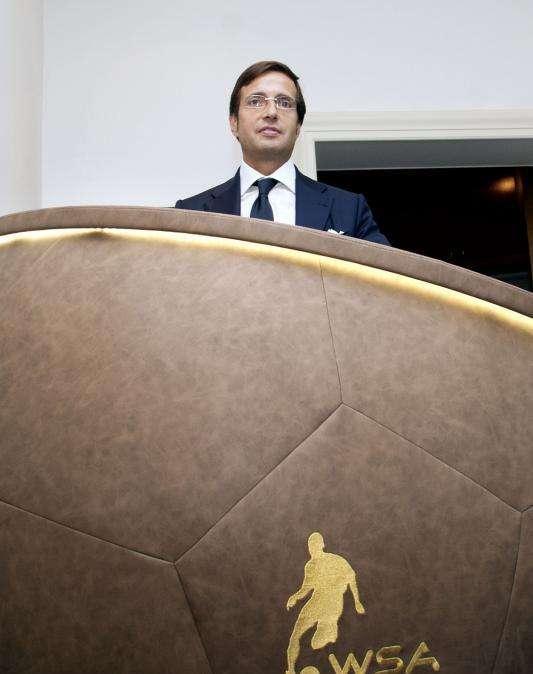 Sky - Finito l'incontro tra Lucci e la Juventus. I bianconeri fermi sui 40/45 milioni, Milan in disaccordo per De Sciglio