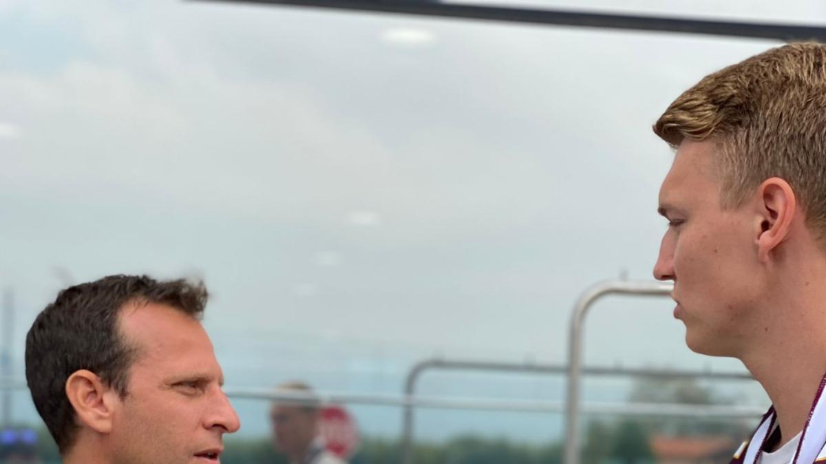Schreuder: “Per tanti anni ho tifato Juventus. Domani i bianconeri potrebbero cambiare modulo”. Schuurs: “A Torino mi sento a casa. La Juve ha perso l’ultima partita e magari farà dei cambi”