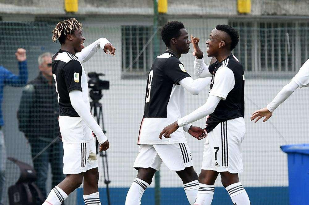 Juve Primavera, parte della squadra in campo a Vinovo: per gli altri sedute video. Ma i tornei difficilmente ripartiranno