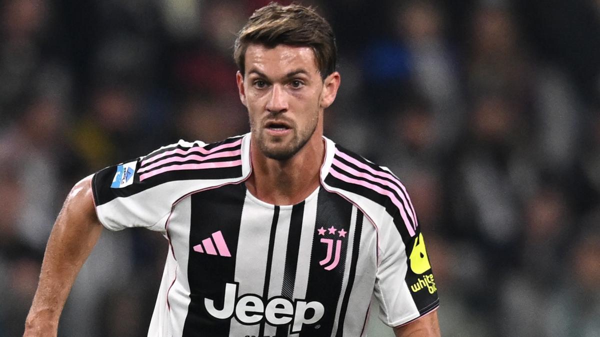 La Juventus celebra Rugani nel giorno del suo 32mo compleanno