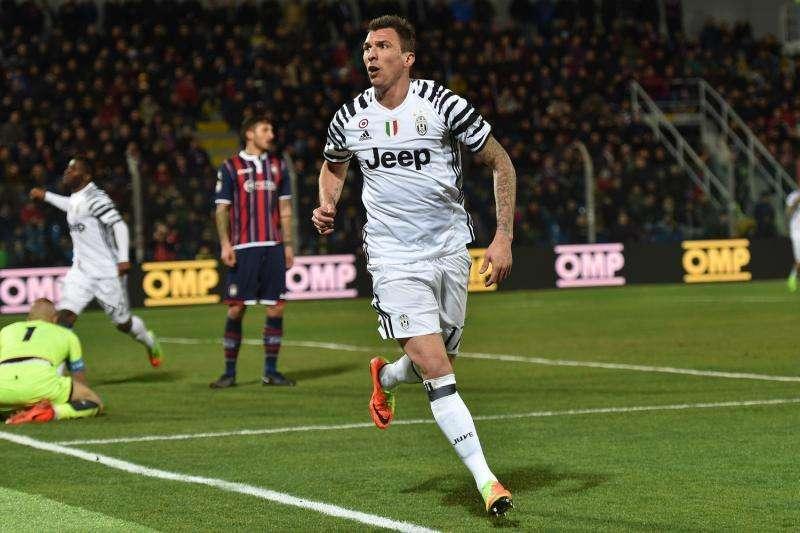 Contatto Dybala-Mesbah, non era rigore