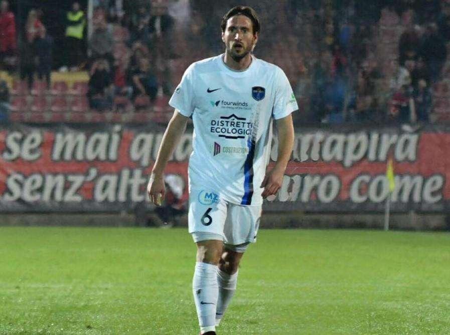 Serie C - Il Latina espugna lo Scida con le reti di Capanni, Mazzocco e Fella